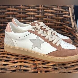 Mi,iM White and Taupe  Star Sneakers in size 7.5 . New still in box